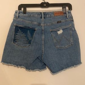 Custom pocket Wrangler jean shorts
